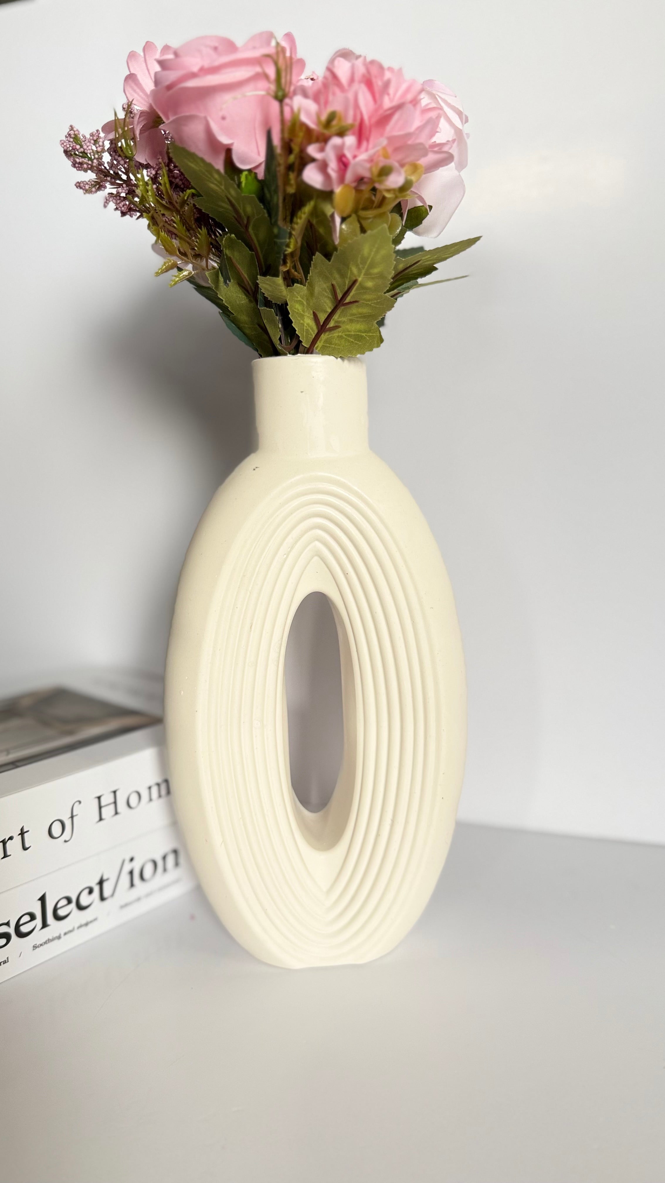 Amaris Vase Set – Sculptural Oval & Round Vases (Handmade)